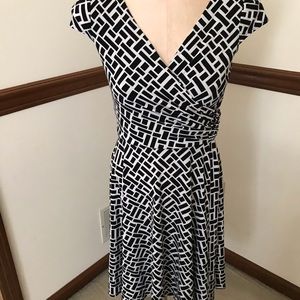 White House Black Market Geometric Print Faux Wrap Dress Stretch Sz 00